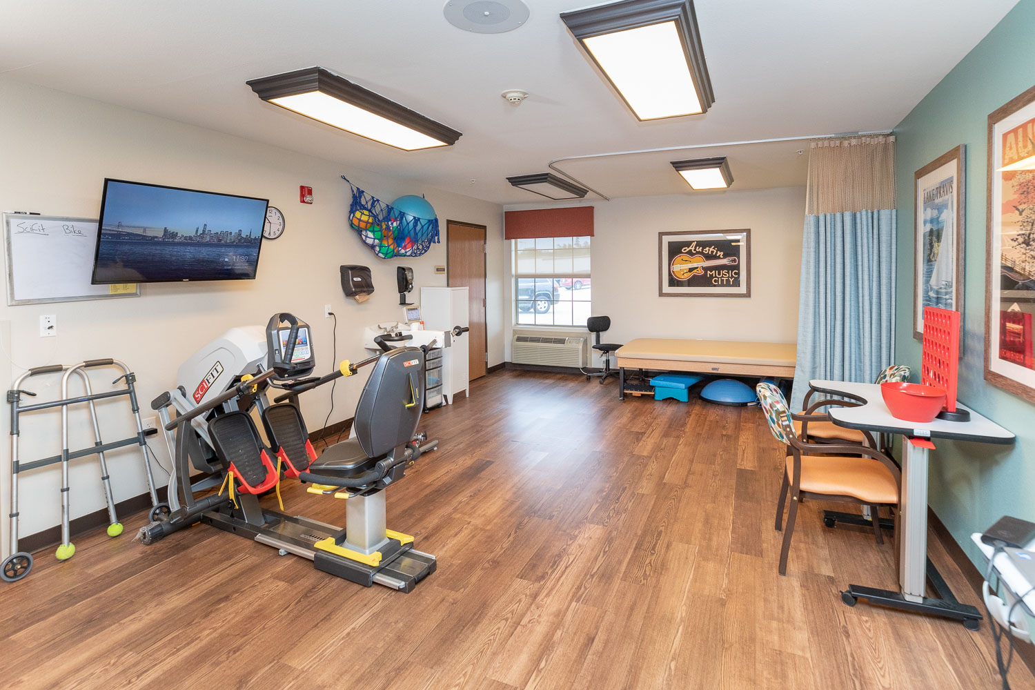 WEST OAKS NURSING AND REHABILITATION CENTER photo 2