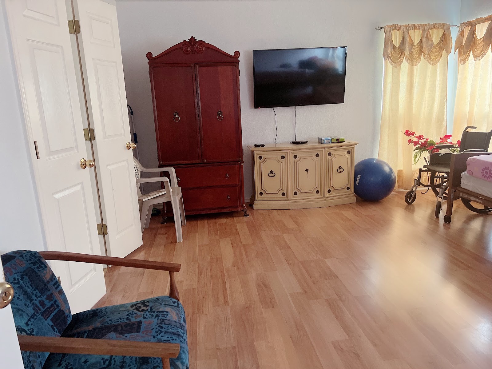 NORTH AUSTIN SENIOR LIVING, LLC photo 3