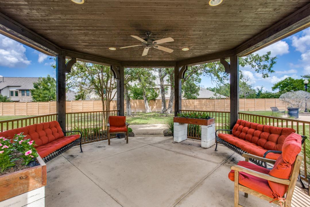 ISLE AT CEDAR RIDGE photo 5