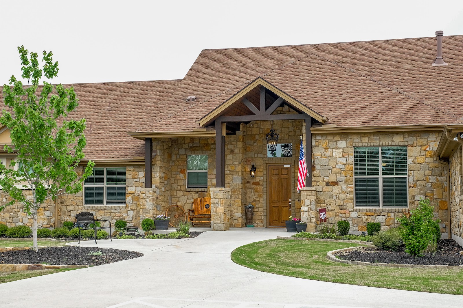 TIFFIN HOUSE II photo 1