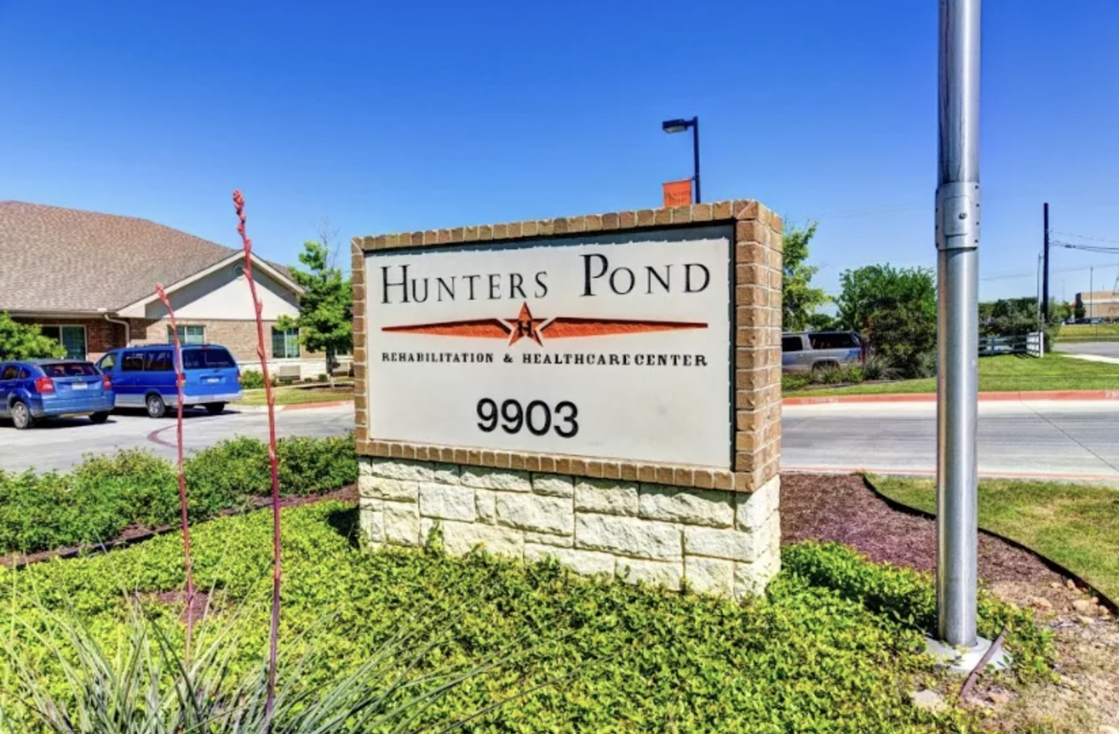 HUNTERS POND REHABILITATION AND HEALTHCARE photo 4
