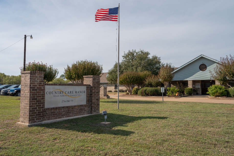 COUNTRY CARE MANOR