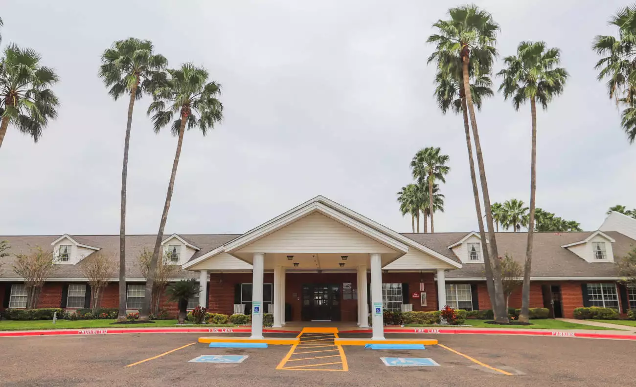 WINDSOR LAS PALMAS NURSING AND REHABILITATION CENTER photo 1