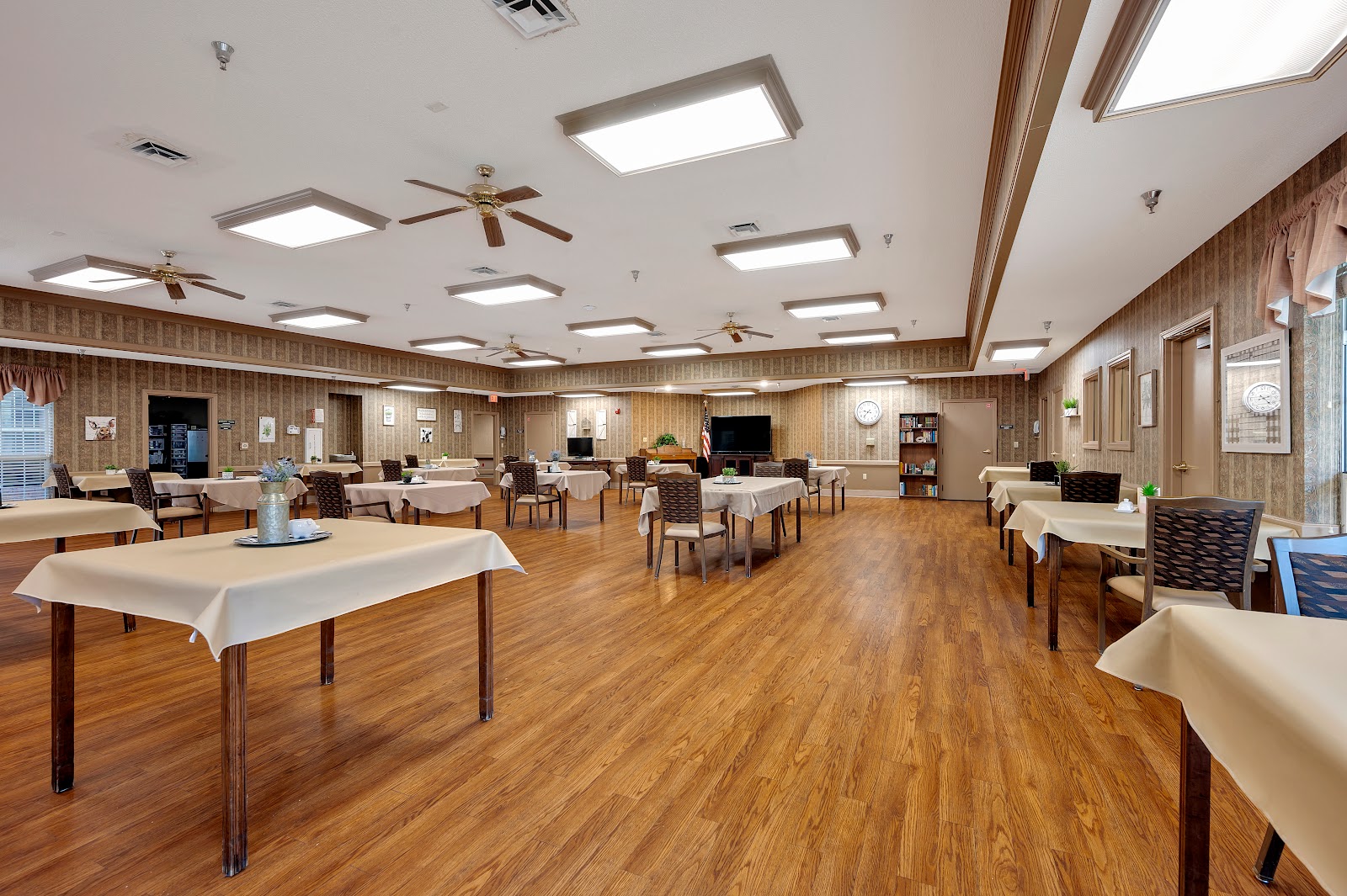 CASTLE PINES HEALTH & REHABILITATION photo 3