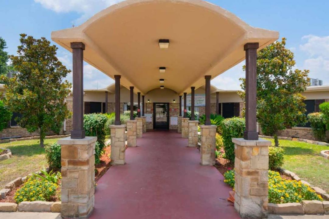 WINDSOR NURSING AND REHABILITATION CENTER OF BASTROP photo 4