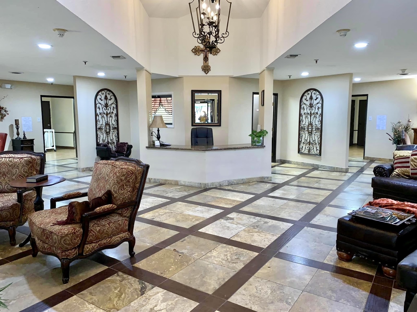 OAK RIDGE MANOR photo 4