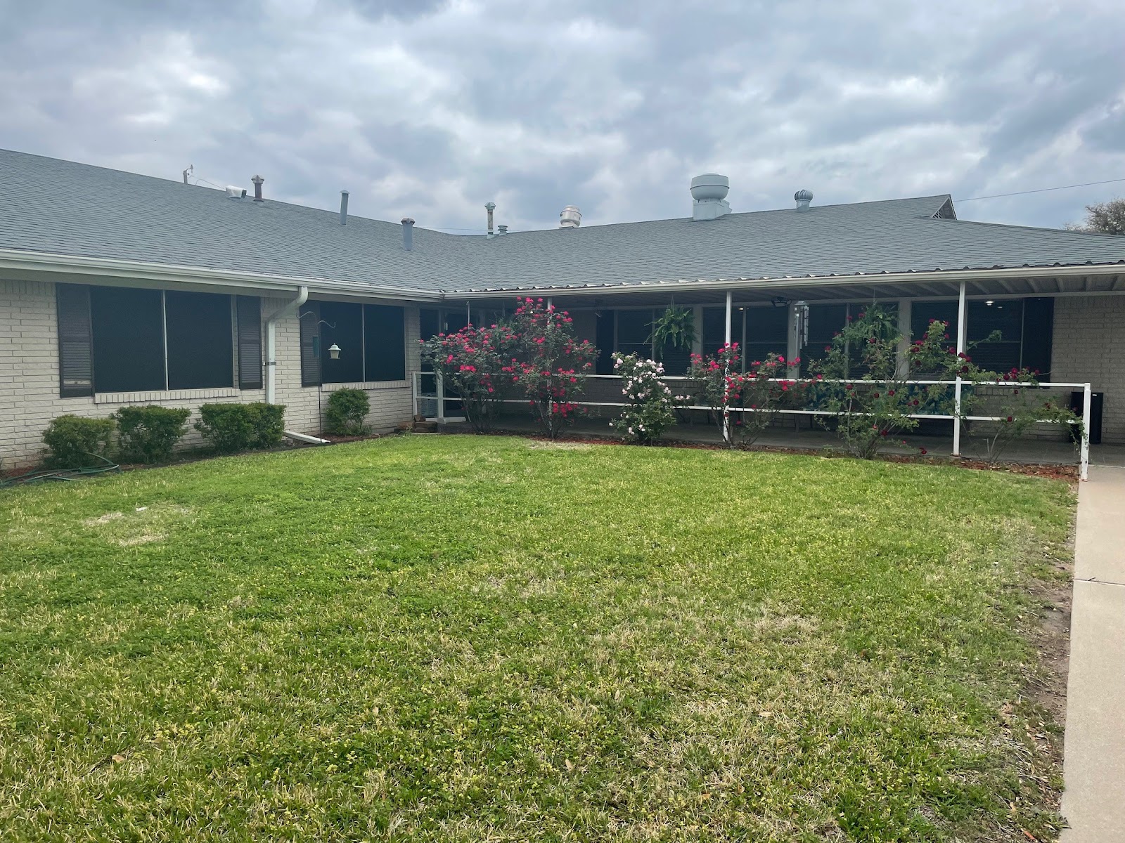 WESTERN HILLS HEALTHCARE RESIDENCE photo 1