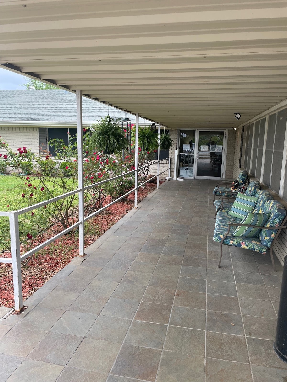 WESTERN HILLS HEALTHCARE RESIDENCE photo 2