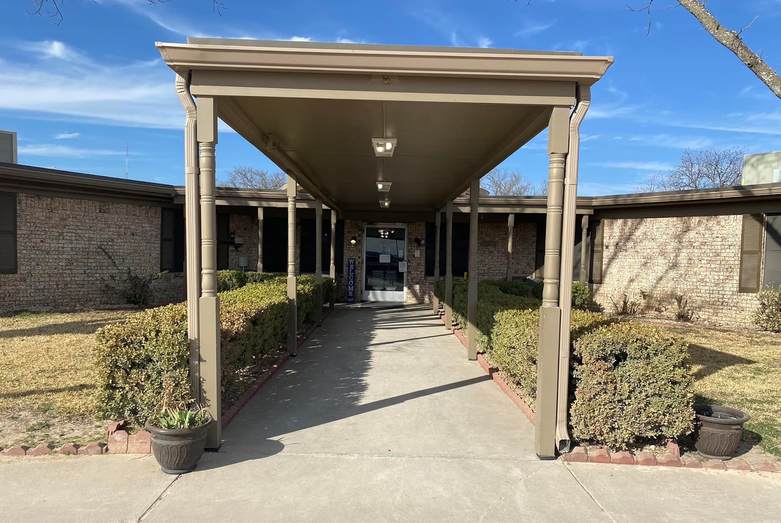 DE LEON NURSING AND REHABILITATION photo 1
