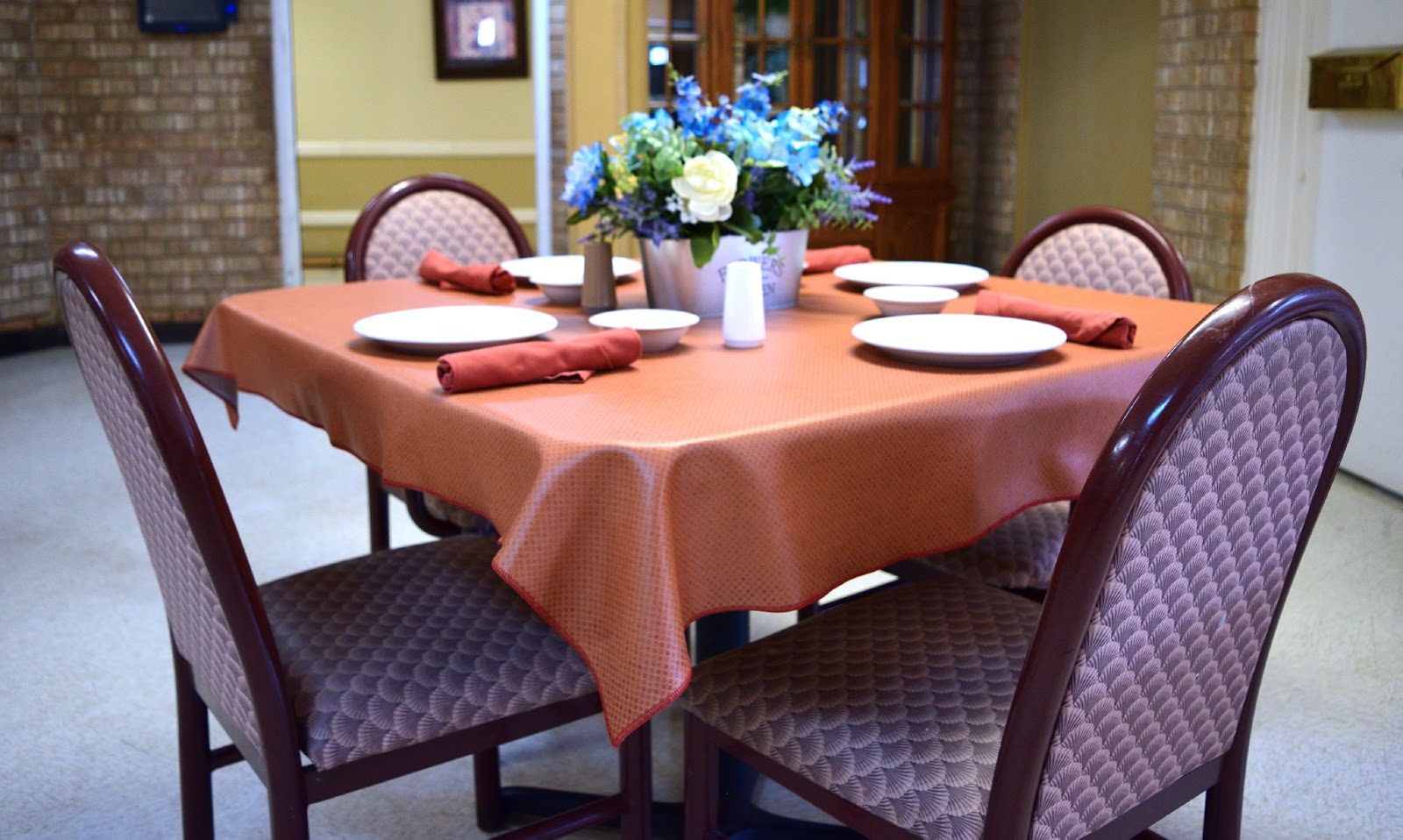 WHISPERING OAKS REHAB & NURSING photo 2