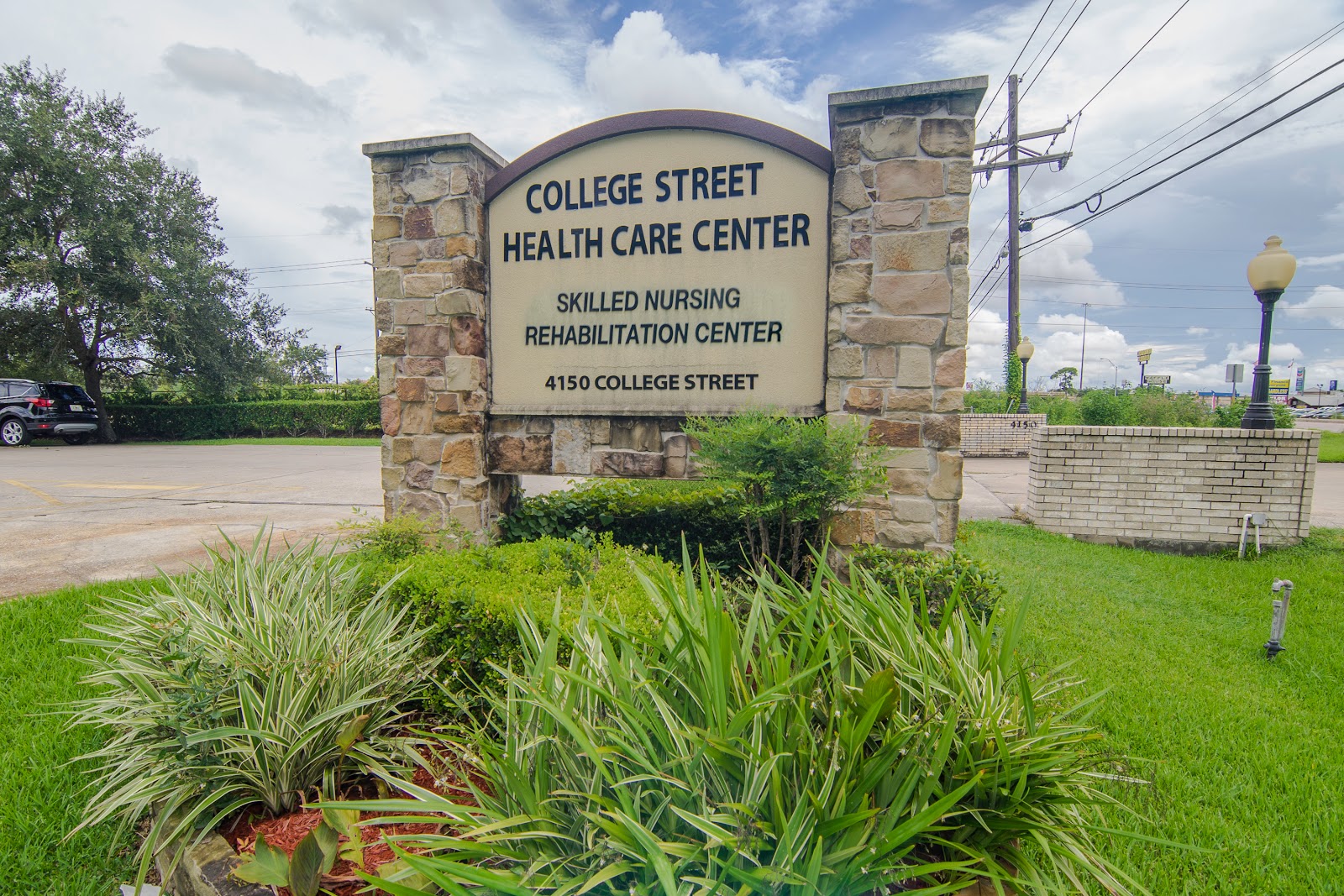 COLLEGE STREET HEALTH CARE CENTER photo 1
