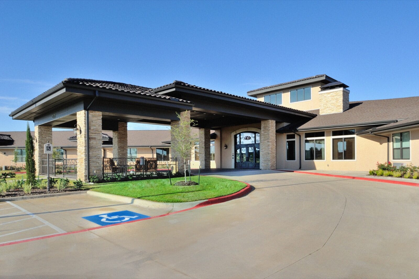 CLAYTON OAKS LIVING