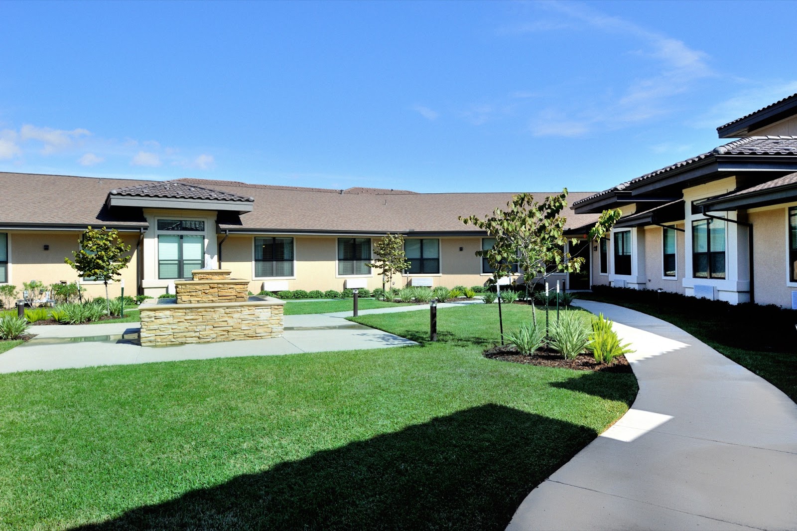 CLAYTON OAKS LIVING photo 3