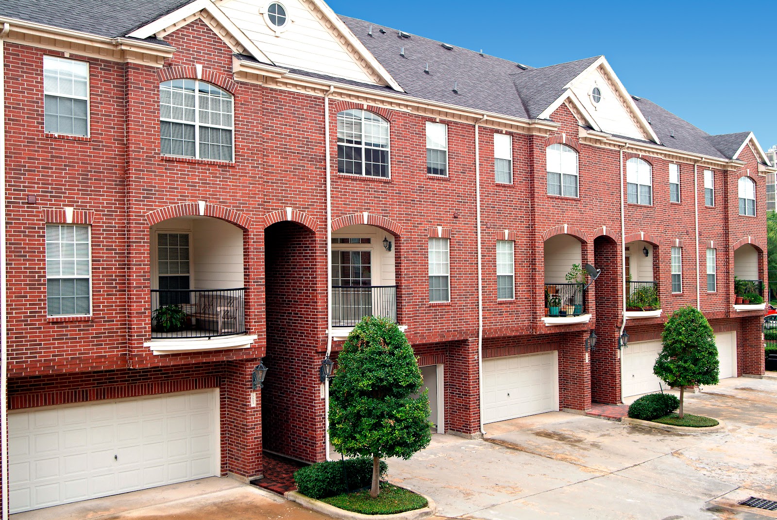 TUSCANY LIVING VILLA @ WICKERSHAM
