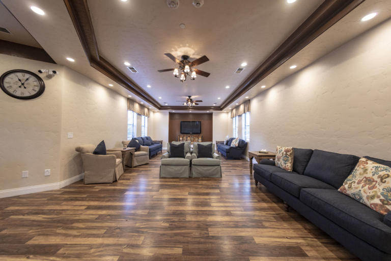 VALIENTE SENIOR LIVING photo 4
