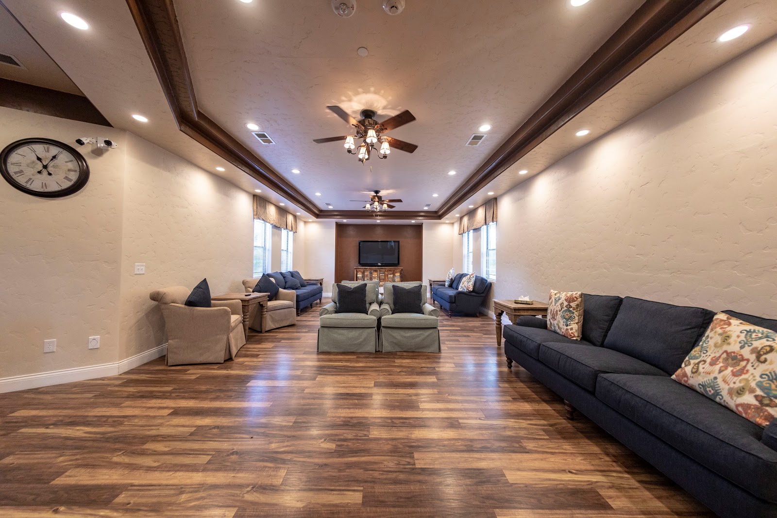 VALIENTE SENIOR LIVING photo 6