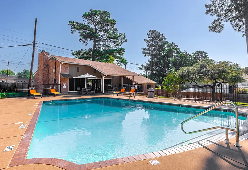 THE OAKS AT LONGVIEW